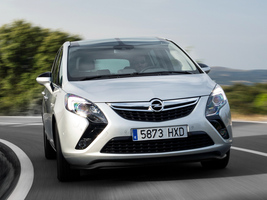 Ya a la venta la renovada gama Opel Zafira Tourer: Disponible desde 16.550 € Ya a la venta la renovada gama Opel Zafira Tourer: Disponible desde 16.550 €