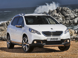 Nuevo motor con 130 CV para el Peugeot 2008: Mayor dinamismo para el crossover