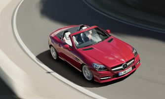 Mercedes dejará de comercializar el SLK 250 y nos propone un SLK 300 de 245 cv Mercedes dejará de comercializar el SLK 250 y nos propone un SLK 300 de 245 cv
