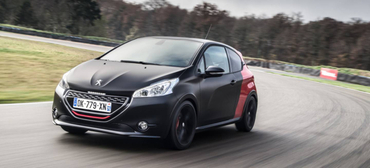 ¿Compensa el desembolso extra del Peugeot 208 GTI by Peugeot Sport?